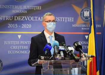 Ministrul Justiției, gazat pe 10 august, spune că nu comentează decizia instanței de clasare definitivă a dosarului. Stelian Ion promite însă trei noi legi ale justiției și o „reformă profundă”