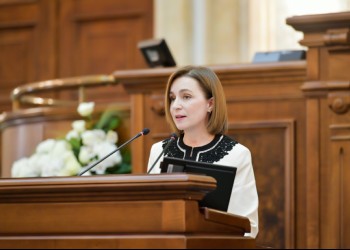 Maia Sandu, în Parlamentul României: "Dacă ucrainenii nu țineau piept invaziei ruse, unde mergea Federația Rusă? Spre Nistru? Spre Prut? Mai departe?" / "Războiul Rusiei împotriva Ucrainei este folosit de gruparea hoților din Republica Moldova"