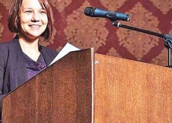Cum îi BATJOCOREȘTE șefa IICCMER, Alexandra Toader, pe foștii deținuți politic. Ce entități servește domnișoara?  