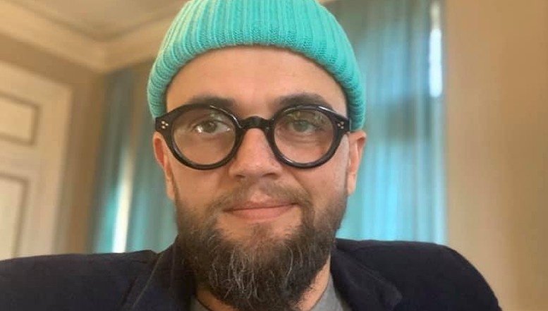 Oreste pune punctul pe i: "Anticipatele sunt întotdeauna o soluție, însă politrucii tuturor partidelor nu vor un electorat format din alegători-jucători!". Jurnalistul face radiografia electorală a momentului