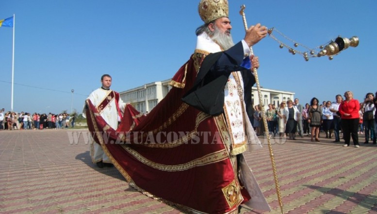 Propaganda lui Putin îi ridică o statuie de salivă rusofilului ÎPS Teodosie, fost turnător prolific al Securității genocidare: ”E adevăratul erou al pandemiei!”