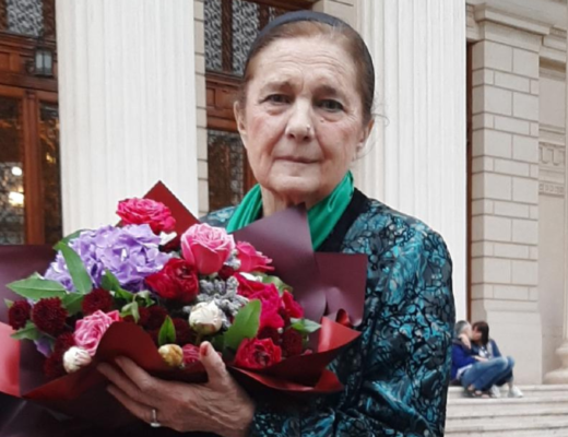Alături de Lucia Hossu Longin
