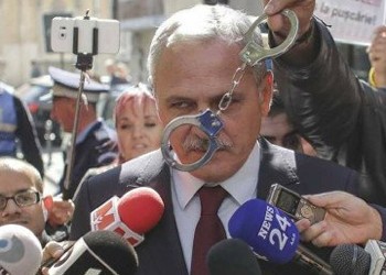 NU există josnicie mai mare: Dragnea a înghețat indemnizațiile VICTIMELOR comunismului, iar acum se folosește de foști deținuți politic ca să scape de PUȘCĂRIE! 