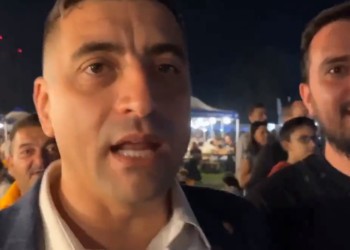 Interviu acordat de bărbatul agresat de George Simion la un festival al micilor: "Îi trimit un Cod Penal la sediul AUR! Nu vreau să îmi imaginez ce se va întâmpla dacă îl lăsăm să preia cu adevărat puterea. Nu îmi imaginez cum un astfel de om, coleric și instabil, ar putea sa ne reprezinte interesele internațional"