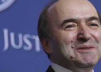 Toader, slujitor model pentru Dragnea. S-au adoptat 2 OUG prin care justiția e capturată și mai mult. Augustin Lazăr nu mai poate infirma anchetele Secției speciale