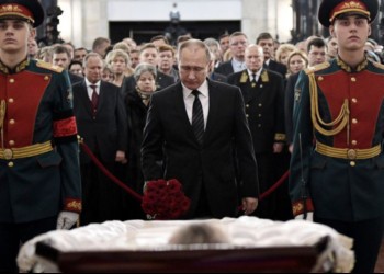 EXCLUSIV: De ce consideră rușii că e profitabil să-și dea viața pentru Putin. Kremlinul compensează o moarte pe front cu 7 milioane de ruble, ceea ce înseamnă o adevărată afacere pentru familiile rușilor de rând. Dispreț total față de viață și umanitate / Anna Neplii