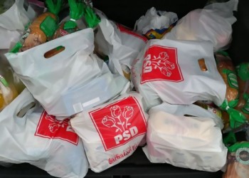 FOTO. A revenit PSD Bacău la ce știe mai bine? Suspiciuni de mită electorală la sacoșă, ca pe vremea lui Hrebenciuc